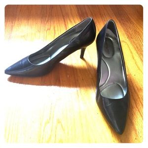 Black Classic Pumps